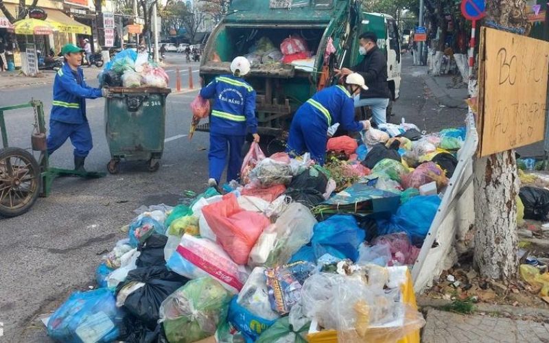 Ra quân vệ sinh đô thị, thu gom rác sinh hoạt sau Tết