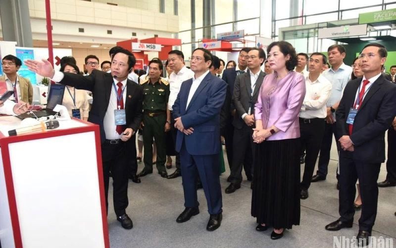 Thủ tướng Phạm Minh Chính dự Diễn đàn Chuyển đổi số ngành ngân hàng năm 2024