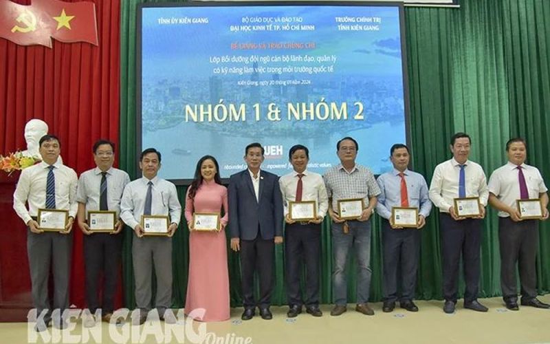 40 cán bộ Kiên Giang hoàn thành khóa bồi dưỡng kỹ năng làm việc trong môi trường quốc tế