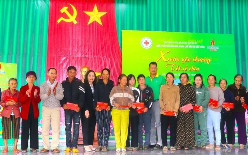 An Khê chăm lo Tết cho gia đình chính sách, người nghèo
