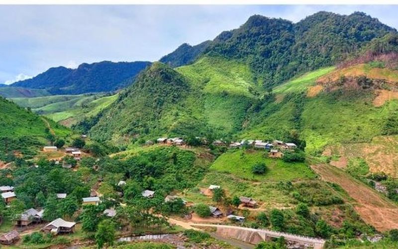 Bản làng người Mày vùng biên giới Việt – Lào 'thay da đổi thịt'