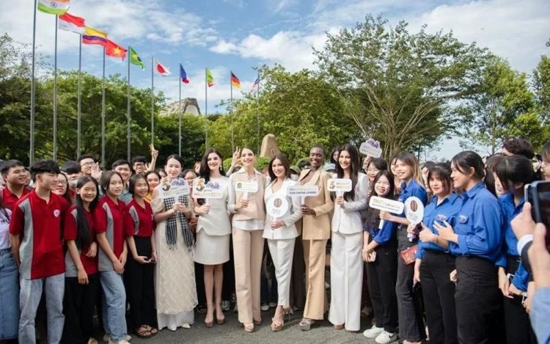 Bảo tàng Thế giới Cà-phê đón vị khách thứ 5 triệu