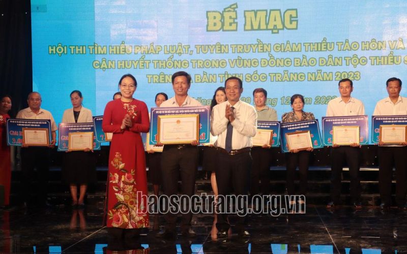 Bế mạc, trao giải Hội thi tìm hiểu pháp luật, giảm thiểu tảo hôn, hôn nhân cận huyết thống