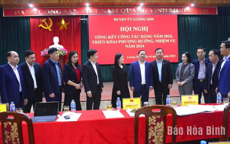 Bí thư Tỉnh ủy Nguyễn Phi Long: Đảng bộ huyện Lương Sơn tập trung chỉ đạo hoàn thành các tiêu chí đô thị loại IV