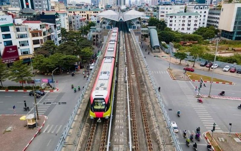 Bộ Chính trị: Đầu tư đường sắt tốc độ cao Bắc- Nam, đường sắt đô thị ở Hà Nội và TP.HCM