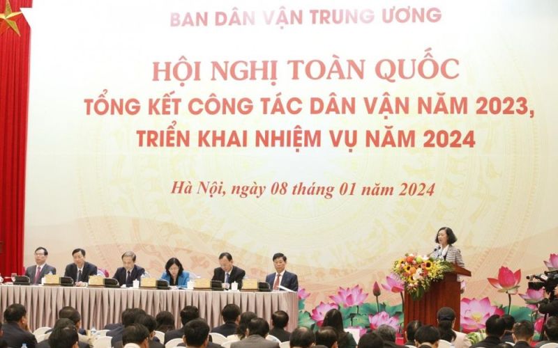 'Bố trí cán bộ làm công tác dân vận phải là người gương mẫu, toàn tâm toàn ý'