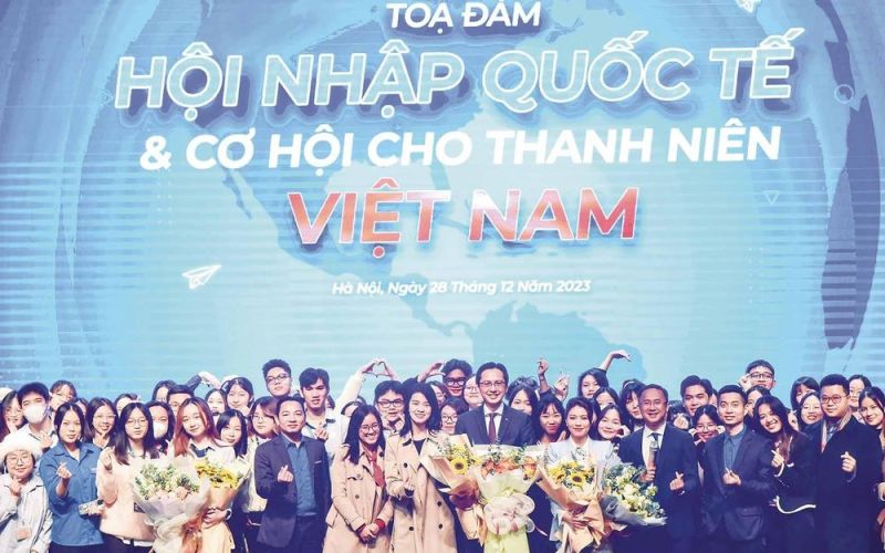 Cán bộ ngoại giao trẻ: Động lực then chốt tạo sức bật trong phát triển
