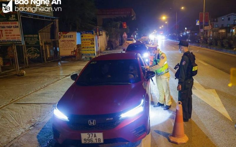 Cảnh sát giao thông Nghệ An phát hiện trên 1.000 lái xe vi phạm nồng độ cồn trong 7 ngày nghỉ Tết