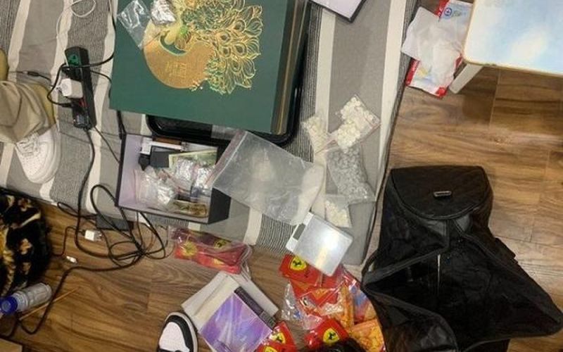 Chặt 'vòi bạch tuộc' cung cấp 'nước vui'
