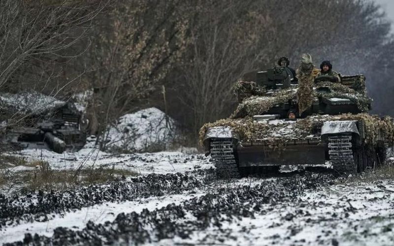 Chiến sự Nga-Ukraine 11-12: Nga đánh mạnh miền đông, hạ 300 lính Ukraine ở Donetsk; Kiev thừa nhận khó khăn; Ông Zelensky sắp sang Mỹ