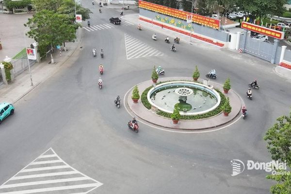 Chỉnh trang quảng trường Sông Phố