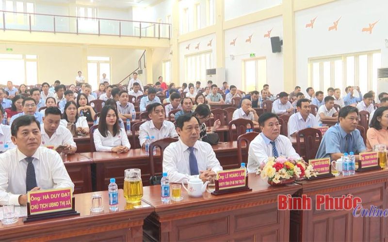 Chơn Thành họp mặt tôn vinh doanh nghiệp