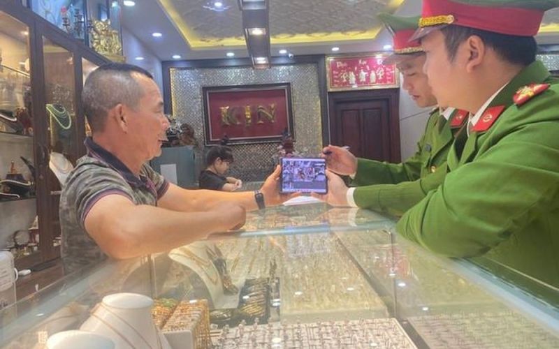 Chủ động phòng ngừa tội phạm tấn công các cơ sở kinh doanh vàng bạc, đá quý