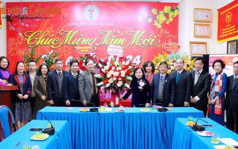 Chủ tịch Phan Xuân Dũng chúc mừng ngày Thầy thuốc Việt Nam