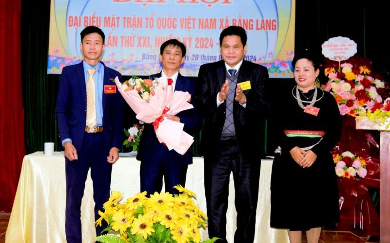 Chủ tịch Ủy ban MTTQ tỉnh Vàng Seo Cón dự Đại hội điểm MTTQ xã Bằng Lang(Quang Bình)