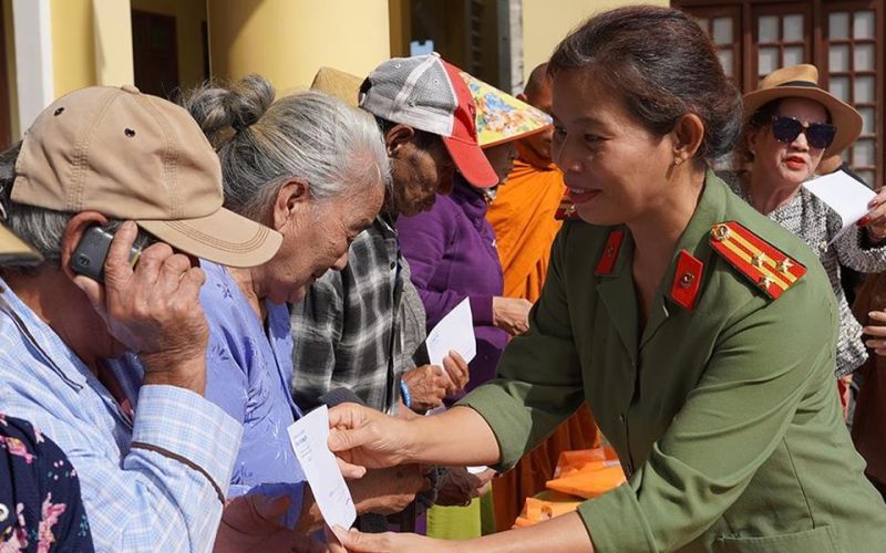Chuyên đề Công an TPHCM mang xuân yêu thương đến Quảng Ngãi