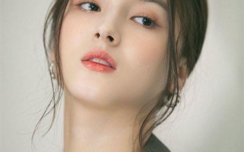 Cô gái 23 tuổi có gương mặt đẹp nhất thế giới 2023