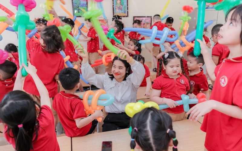 Cô giáo Thái Nguyên với nét chữ đẹp như tranh vẽ