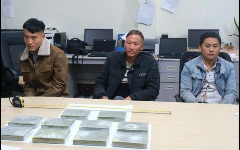Công an bắt 3 đối tượng, thu giữ 10 bánh heroin