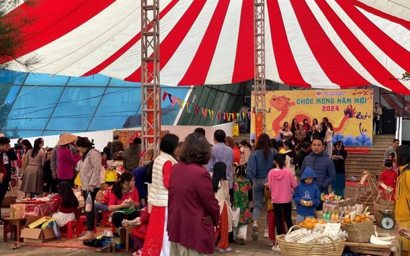 Đà Nẵng: Khai mạc phiên chợ Tết 'Nghinh long, rước lộc'