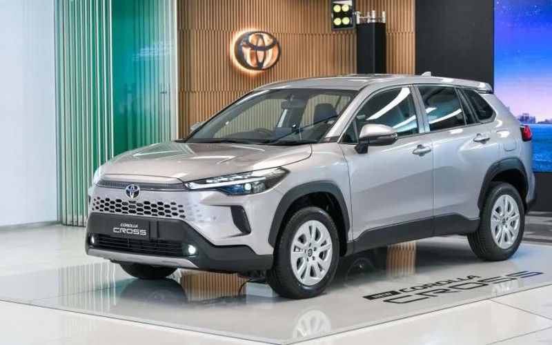 Đại lý nhận cọc Corolla Cross 2024, hứa giao xe tháng 5