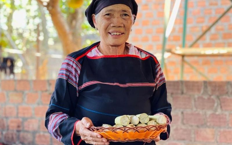 'Đại thụ' về ẩm thực ở làng Tiêng 2