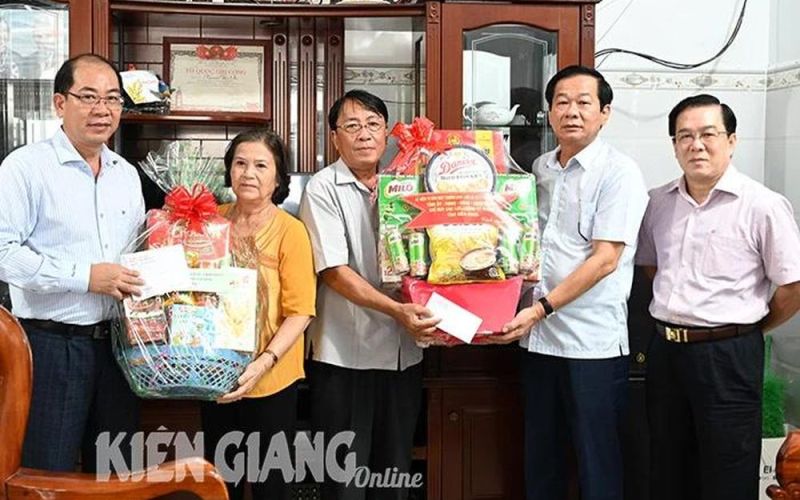 Dành hơn 449 tỷ đồng tặng quà người có công dịp Tết Giáp Thìn 2024