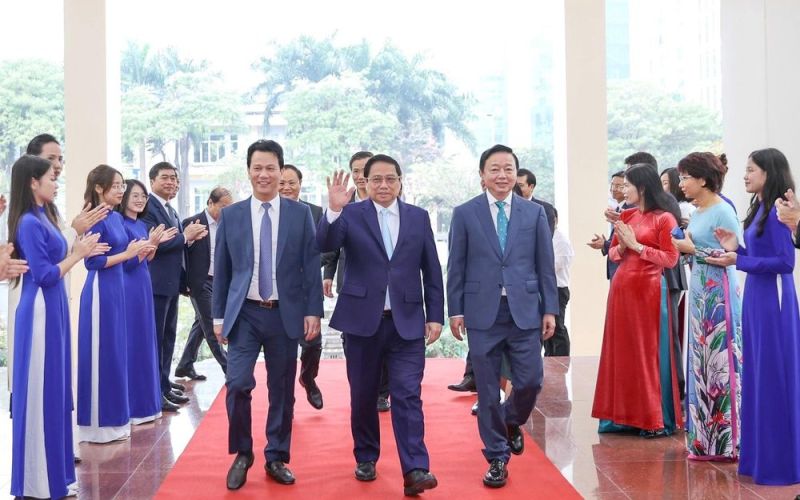 Đào tạo đội ngũ cán bộ tài nguyên - môi trường đủ năng lực, phẩm chất