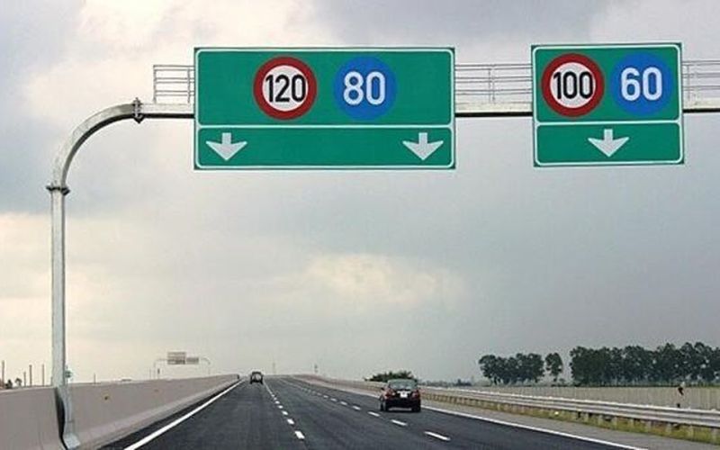 Đề xuất thiết kế cao tốc cấp đặc biệt cho phép xe chạy trên 120km/h