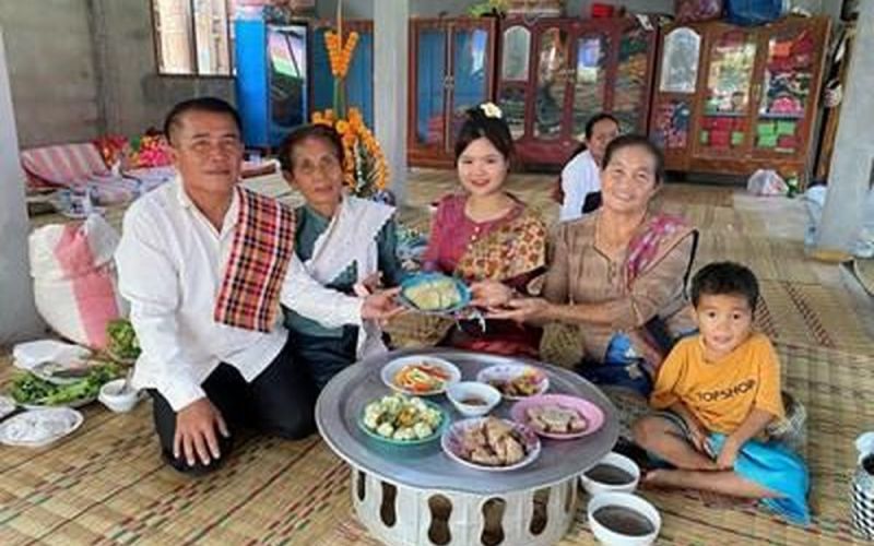 Đem hương vị Tết Nguyên đán Việt Nam đến nước bạn Lào