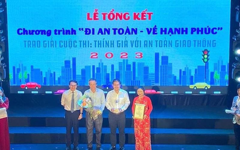 'Đi an toàn-Về hạnh phúc' - xây dựng văn hóa giao thông cho cộng đồng