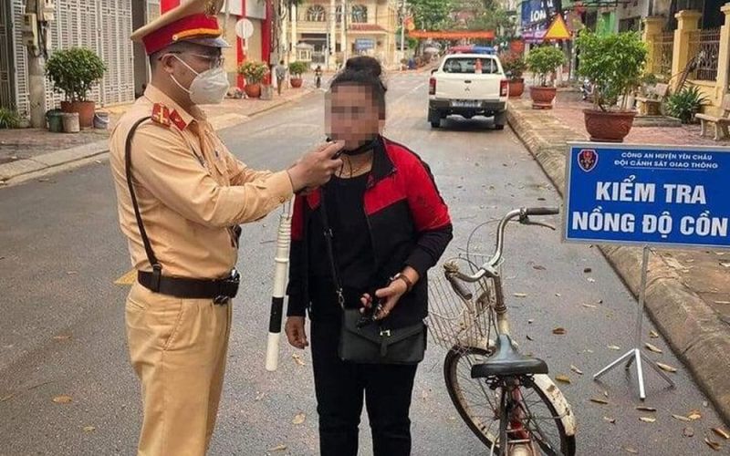 Đi xe đạp vi phạm nồng độ cồn dưới 0,25mg/l khí thở bị phạt bao nhiêu tiền?