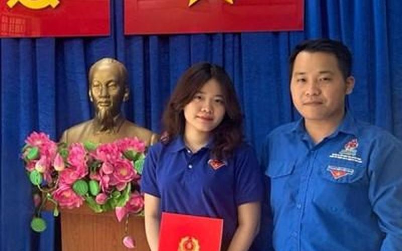 DIỄN ĐÀN LỜI HỨA VỚI HẬU PHƯƠNG: Nữ thanh niên gác việc riêng lên đường nhập ngũ