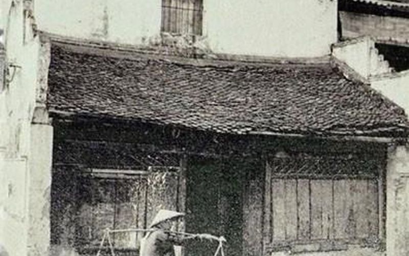 Điều ít biết về ngôi nhà bị xe Mercedes đâm trên phố Hàng Bạc