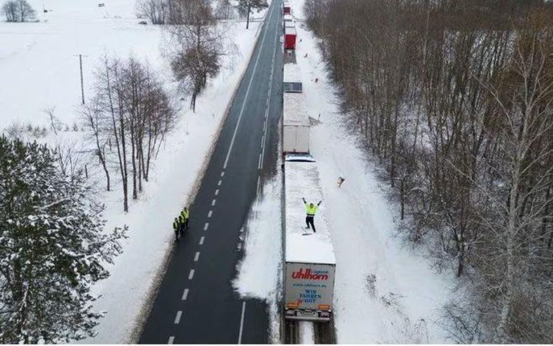 Dỡ bỏ phong tỏa một cửa khẩu biên giới Ba Lan - Ukraine