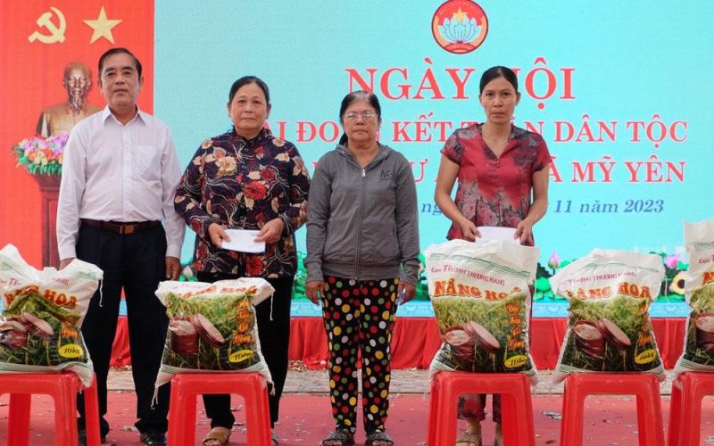 Đoàn kết xây dựng địa phương