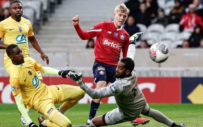 Đội bóng Pháp di chuyển 6.500 km để thi đấu, rồi thua 0-12