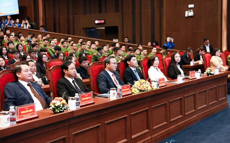 Đổi mới, đa dạng nội dung, hình thức tuyên truyền, giáo dục về an toàn giao thông