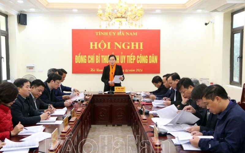 Đồng chí Bí thư Tỉnh ủy Lê Thị Thủy tiếp công dân định kỳ tháng 1/2024