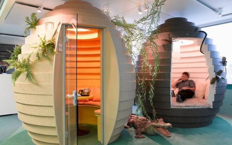 'Đột nhập' văn phòng làm việc bạc tỷ của Google trên toàn thế giới: Toàn thiết kế độc lạ, có cả sân bóng đá bên trong!