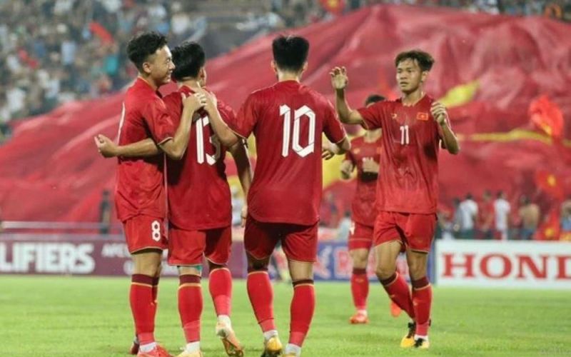 ĐT Việt Nam kết thúc năm 2023 ở hạng 94 thế giới