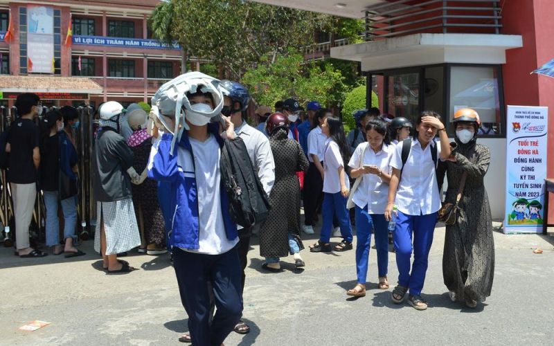 Dừng áp dụng việc quy đổi điểm môn Ngoại ngữ khi xét tuyển vào lớp 10: Nhiều phụ huynh, học sinh tiếc nuối