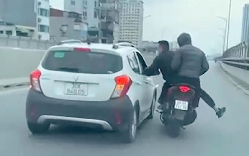 Đừng dùng nắm đấm khi va chạm giao thông