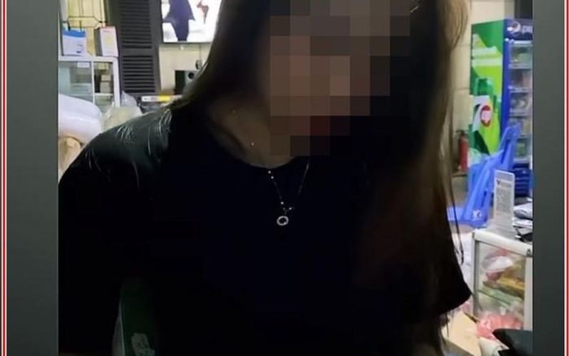 Fan bán hàng Tết vẫn không quên 'cày view' giúp Đức Phúc, nam ca sĩ nói gì?