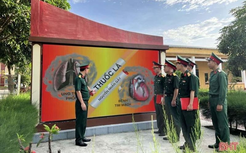 Gắn xây dựng môi trường không khói thuốc với văn hóa quân nhân
