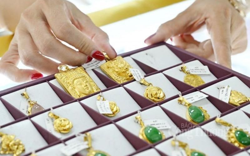 Giá vàng hôm nay 16/1/2024: Trượt ngưỡng 77 triệu đồng/lượng.