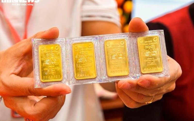 Giá vàng miếng SJC 'bay màu' 800.000 đồng/lượng sau kỳ nghỉ Tết Giáp Thìn 2024