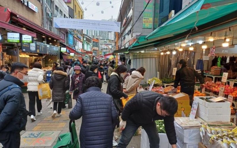 Giới nội trợ Hàn Quốc 'sốc' vì giá thực phẩm Tết tăng cao