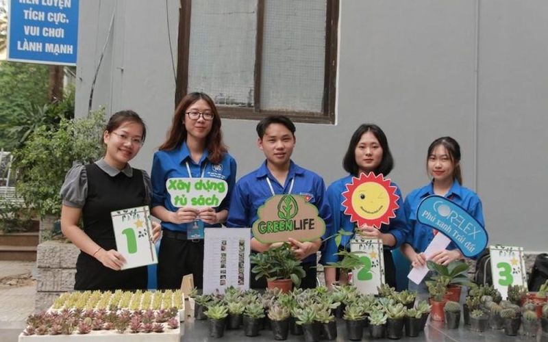 Giới trẻ chung tay vì Tết 'xanh'