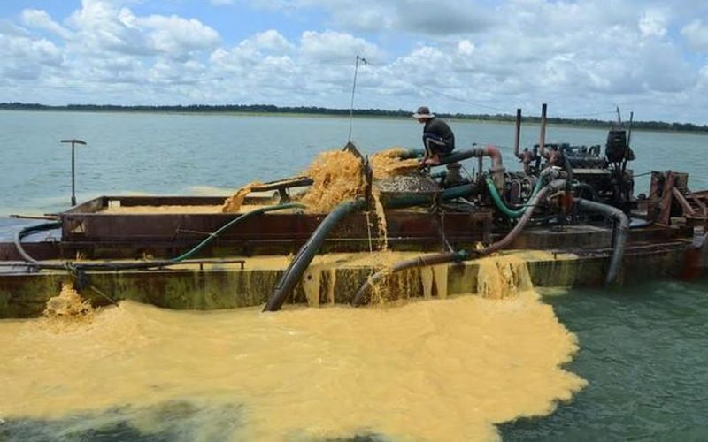 Gỡ vướng đăng kiểm phương tiện thủy có gắn máy hút cát, sỏi